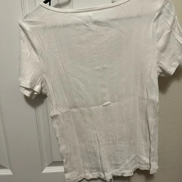 Hollister White Short Sleeve Crop Top - Picture 2 of 3